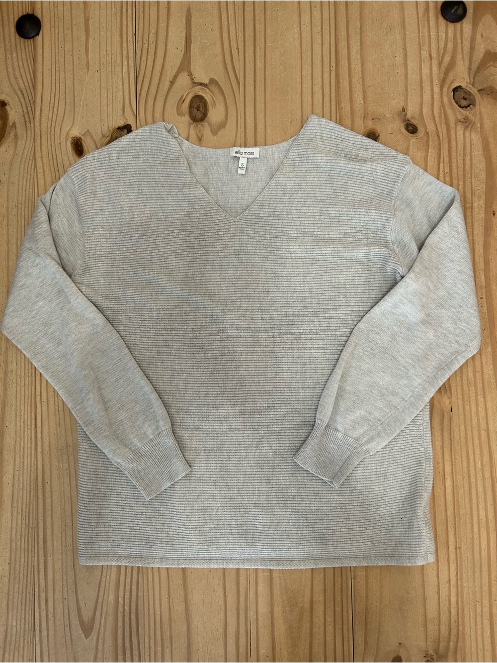 Ella Moss Women’s Heather Gray V-Neck Long Sleeve Ribbed Sweater